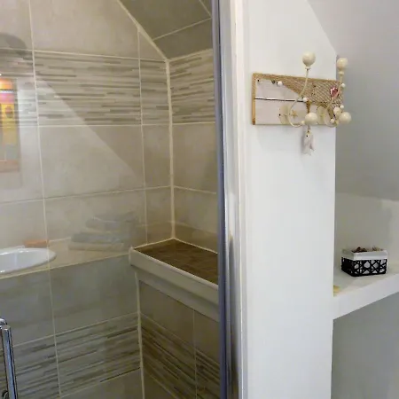 Hotel Charming With A Garden 600 M From The 4*